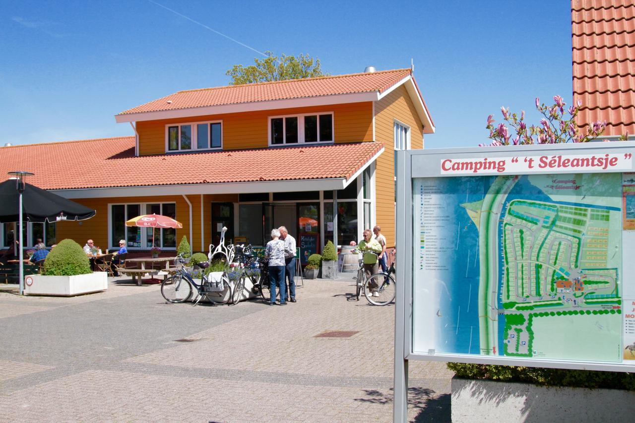Ijsselmeer-Chalet Nr. 66 Molkwerum ภายนอก รูปภาพ