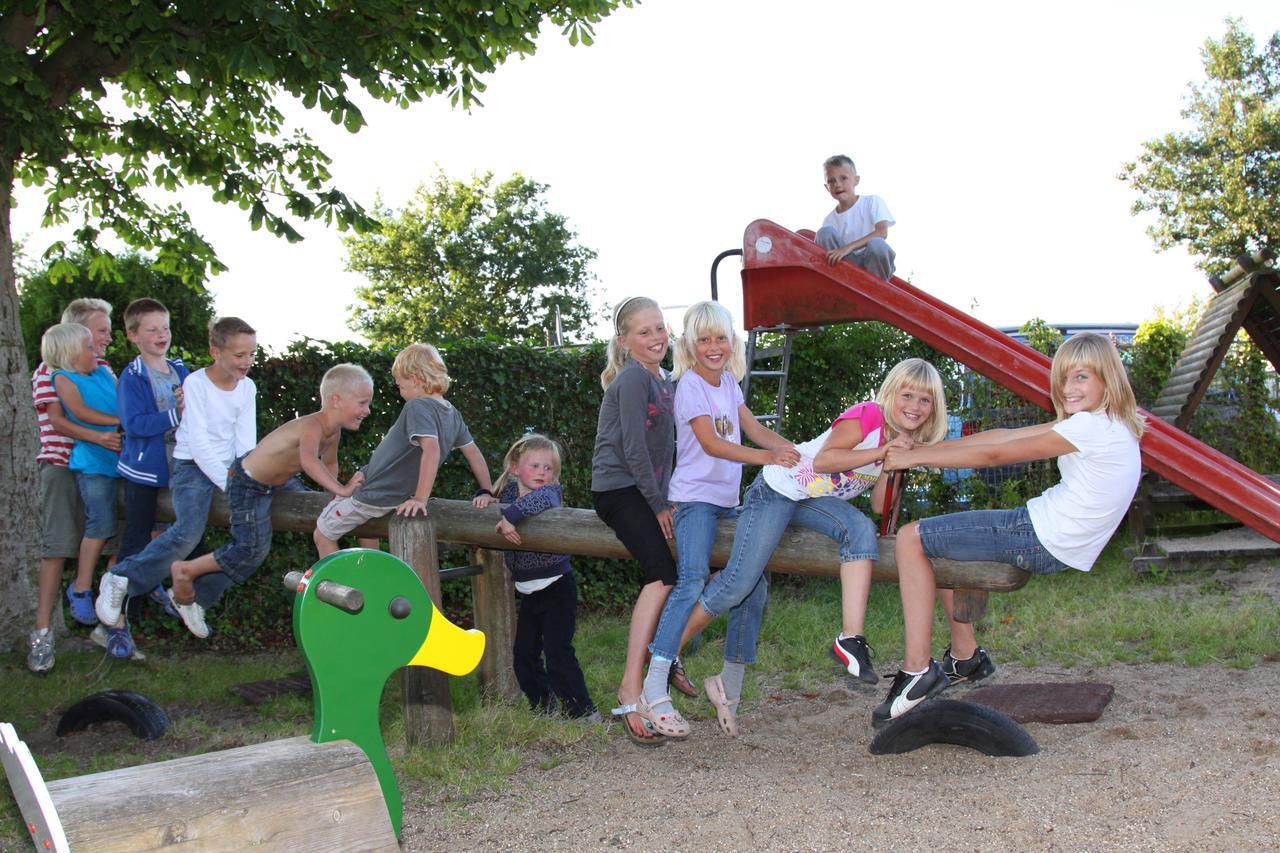 Ijsselmeer-Chalet Nr. 66 Molkwerum ภายนอก รูปภาพ