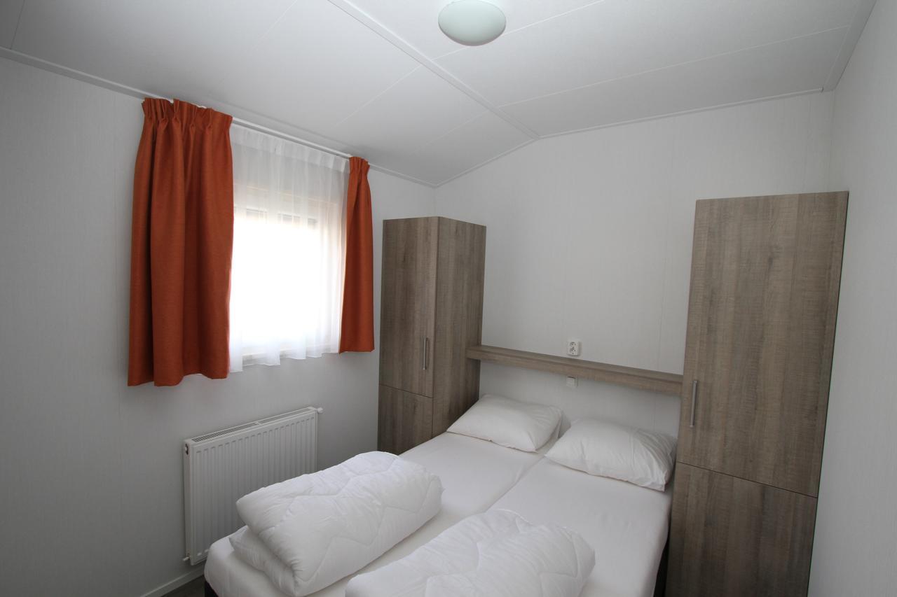 Ijsselmeer-Chalet Nr. 66 Molkwerum ภายนอก รูปภาพ
