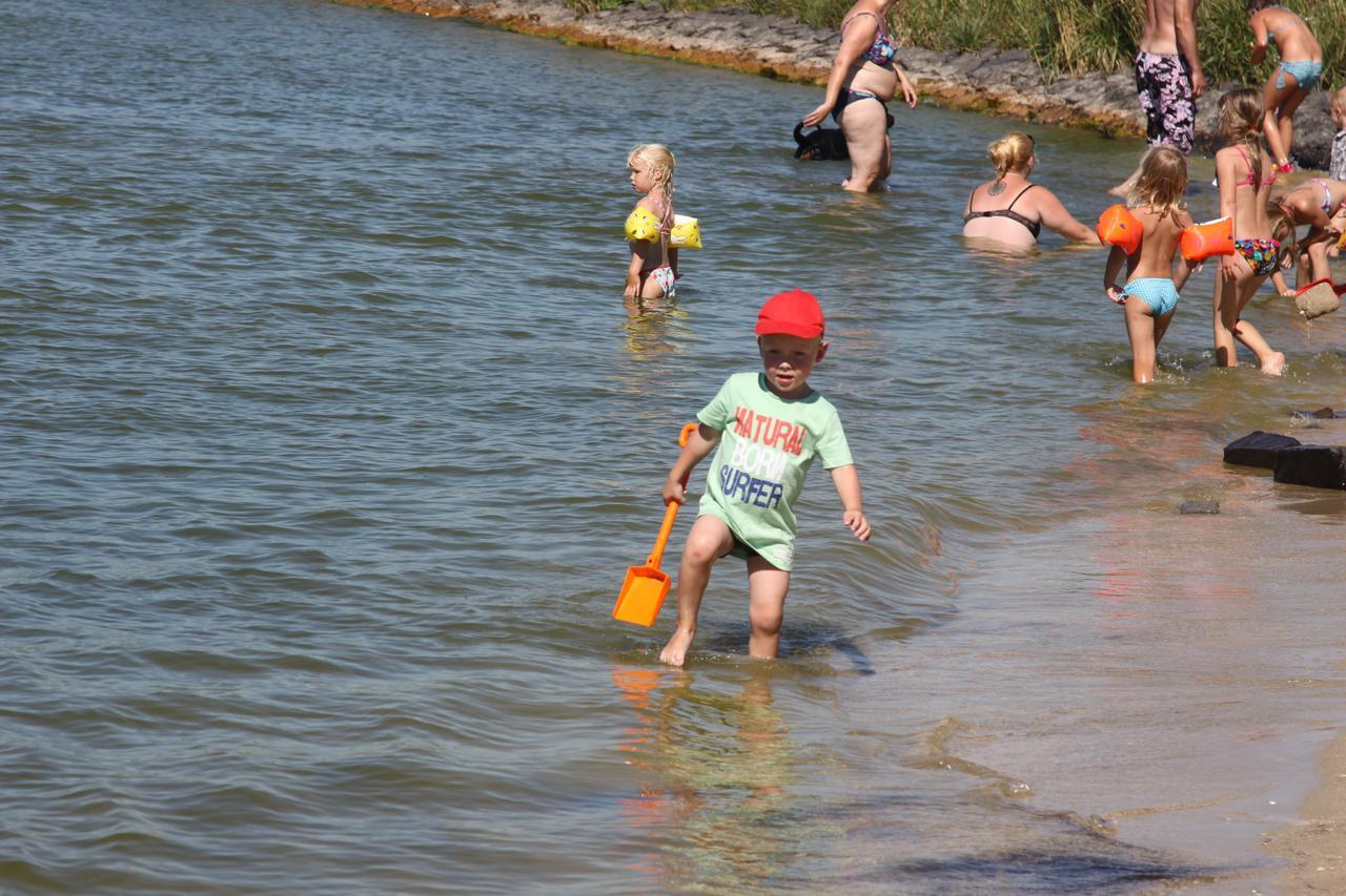 Ijsselmeer-Chalet Nr. 66 Molkwerum ภายนอก รูปภาพ