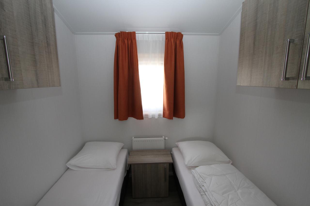 Ijsselmeer-Chalet Nr. 66 Molkwerum ภายนอก รูปภาพ
