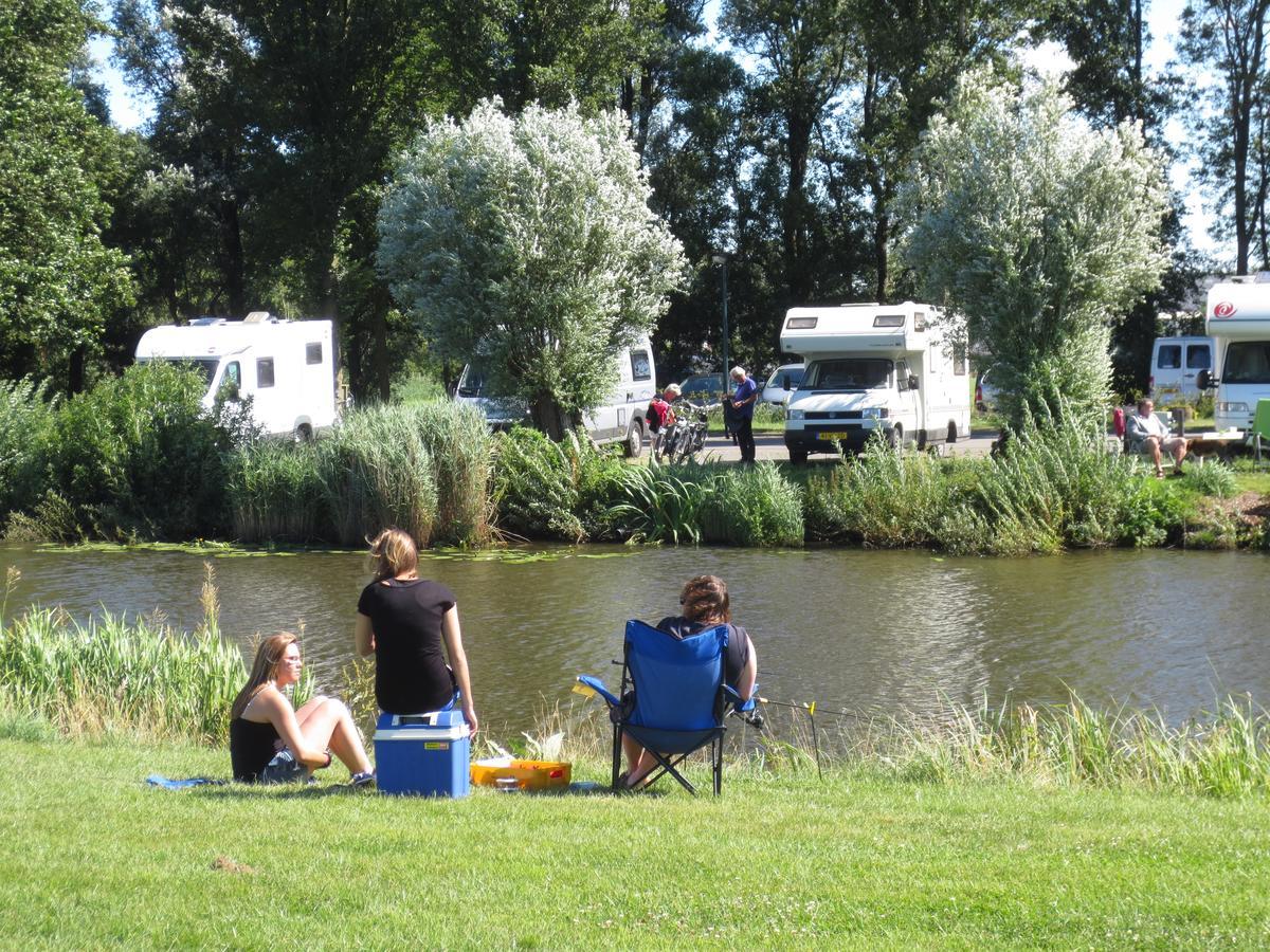 Ijsselmeer-Chalet Nr. 66 Molkwerum ภายนอก รูปภาพ
